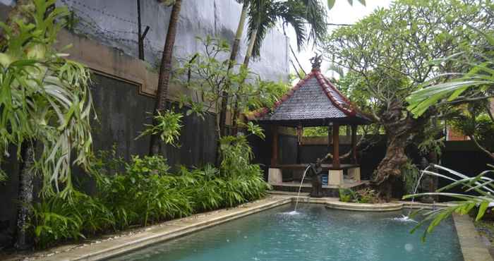 Swimming Pool Puri Bali Fortuna