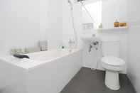 In-room Bathroom Blossom Resident Blok M