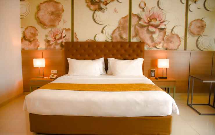 Azana Green Peak Resort & Convention Puncak - Executive King bed