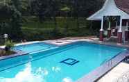 Swimming Pool 7 Villa Madani