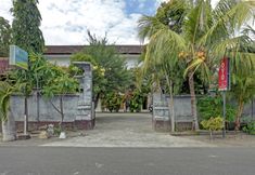 Exterior 2 OYO 3096 Hotel Dewi Warsiki Near Gilimanuk Port