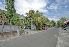 Exterior 3 OYO 3096 Hotel Dewi Warsiki Near Gilimanuk Port