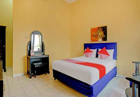 Bedroom OYO 3096 Hotel Dewi Warsiki Near Gilimanuk Port