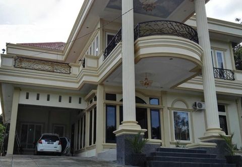 外部的 Angela Homestay Manado