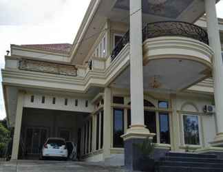 Exterior 2 Angela Homestay Manado 