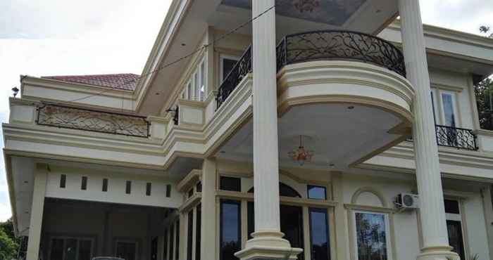 Exterior Angela Homestay Manado 