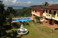 Kolam Renang Villa Marinelli Bed and Breakfast