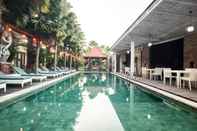Swimming Pool OYO 3779 North Wing Canggu Resort