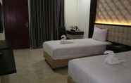 Kamar Tidur 5 Sindoro Hotel Cilacap by Conary