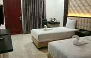 Bedroom 2 Sindoro Hotel Cilacap by Conary