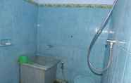 In-room Bathroom 7 Nyoman Sudirman Homestay by Desa Wisata Blimbingsari