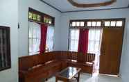 Lobi 5 Nyoman Sudirman Homestay by Desa Wisata Blimbingsari