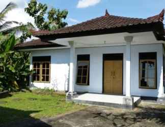 Exterior 2 LKSA Widhya Asih 3 Homestay by Desa Wisata Blimbingsari
