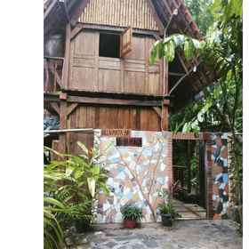 3 Bedroom at Villa Pohon 1, Hotel Depot Mie Dan Nasi Goreng Van Java