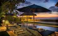 สระว่ายน้ำ 5 The Beach Front Villas - North Bali