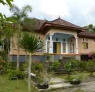 Exterior 3 KT Adi Wirawan Homestay by Desa Wisata Blimbingsari