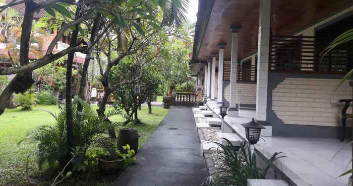 Common Space Nyoman Legian House