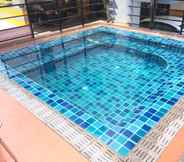 Swimming Pool 6 Trio Gems Condominium Pattaya