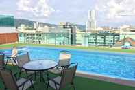 Swimming Pool Dsure Hotel Phuket Patong