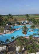 SWIMMING_POOL Castle Howchow Beach Resort Hotel 