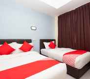 Bedroom 6 EG Hotel