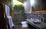 In-room Bathroom 6 Meraki Homestay Pemuteran