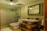 In-room Bathroom Eton Residences Makati by StayHome Asia