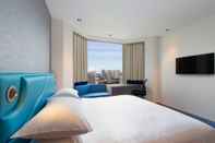 Bedroom Four Points by Sheraton Singapore, Riverview