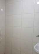 BATHROOM Studio Room Apartment at Tanglin Surabaya (HFD)