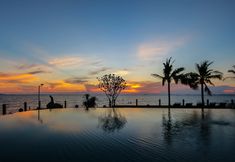 สระว่ายน้ำ 7 Paradise Ocean View Beachfront Condominium In Pattaya