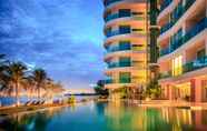 สระว่ายน้ำ 2 Paradise Ocean View Beachfront Condominium In Pattaya