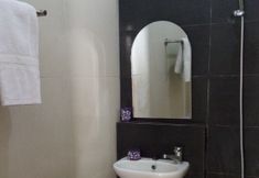 Toilet Kamar 3 Villa Dewi Syariah