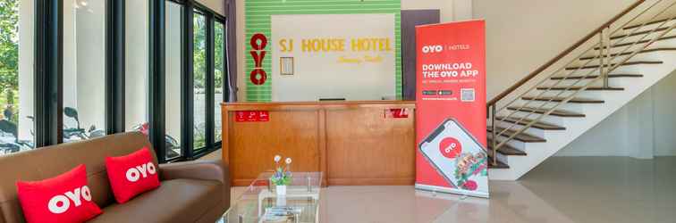 Lobi OYO 665 Sj House Hotel