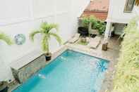 Swimming Pool OtU Hostel By Ostic