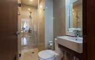 In-room Bathroom 7 Two Central Studio Makati by StayHome Asia