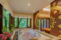 In-room Bathroom Suuko Wellness & Spa Resort