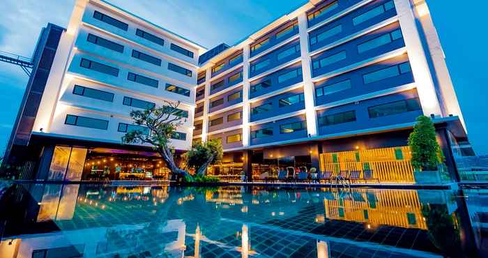 Bên ngoài Dara Hotel Phuket