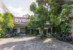 Exterior 3 OYO 1059 Roemah Oma Guest House