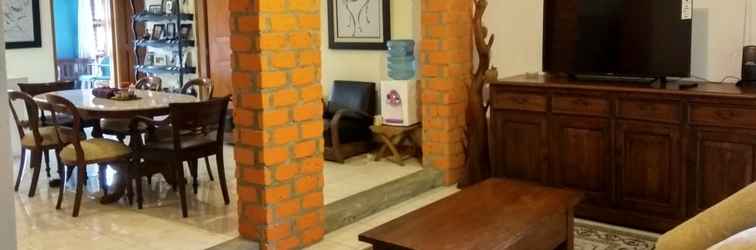 Lobi Kembang Guest House