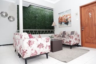 로비 4 OYO 703 Omah Olin Guesthouse