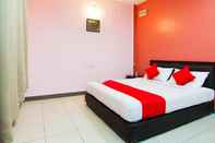 Bedroom OYO 11343 Hotel Putra Iskandar