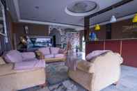 Lobi OYO 44010 Royals Star Hotel