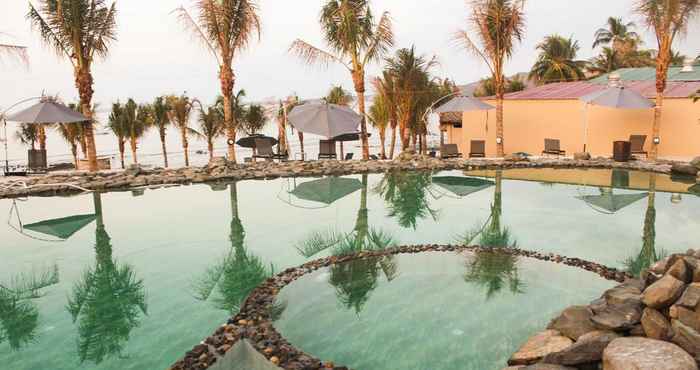 Swimming Pool Eagles Beach Resort