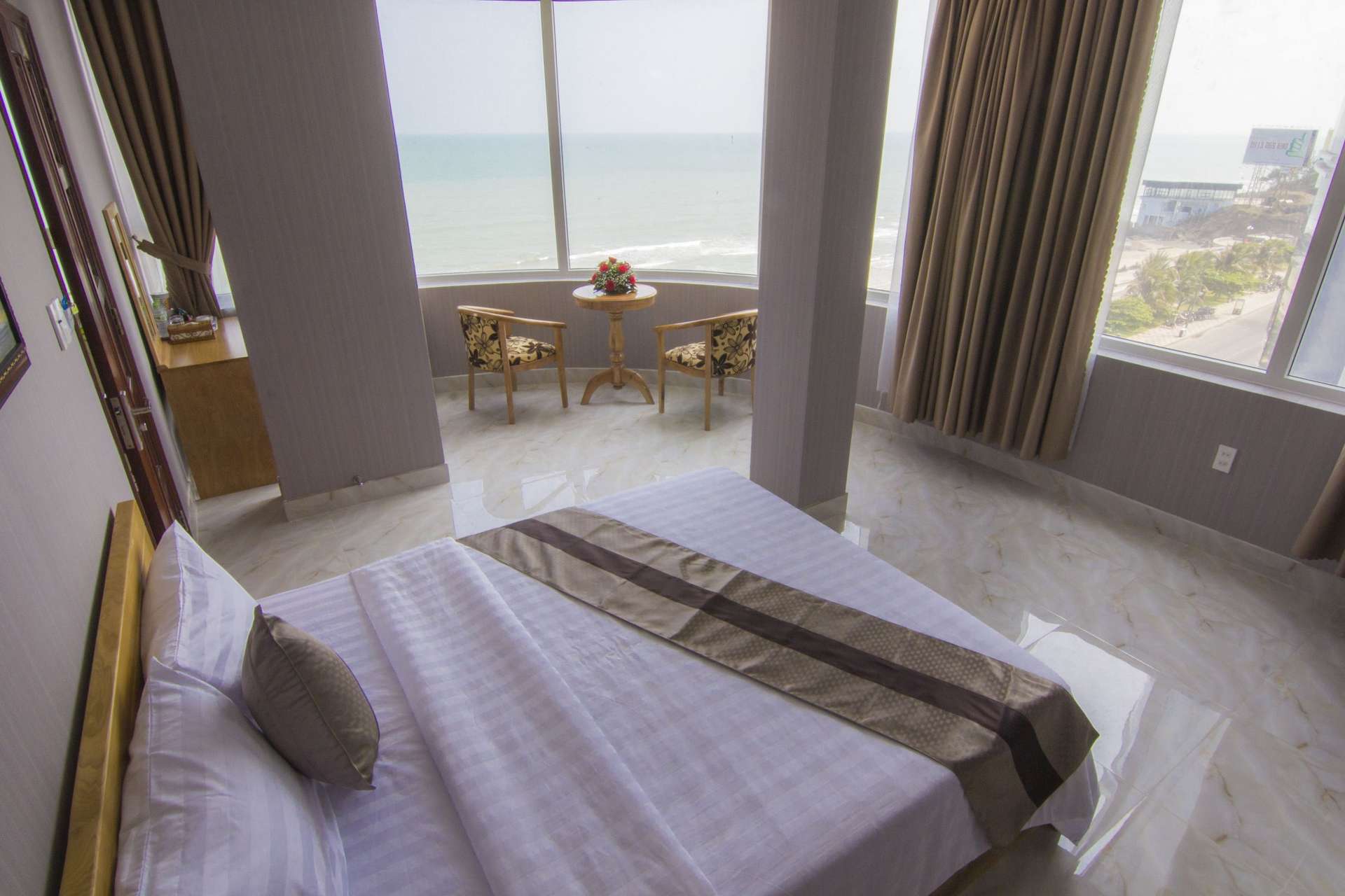 Ngoc Hanh Hotel - Khách sạn 3 sao đường Thùy Vân Vũng Tàu