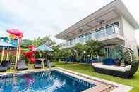 Swimming Pool Surf and Sand Resort HuaHin 