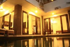 Hồ bơi Dedaries Villa