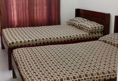 Bedroom 2 Budget Room near Stasiun Tugu at Losmen Mawar