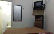 ห้องนอน 7 Budget Room near Stasiun Tugu at Losmen Mawar