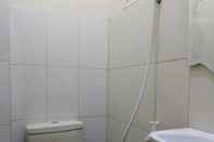 In-room Bathroom Budget Room near Stasiun Tugu at Losmen Mawar