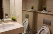 In-room Bathroom 5 Cozy Apartment at Uttara the Icon